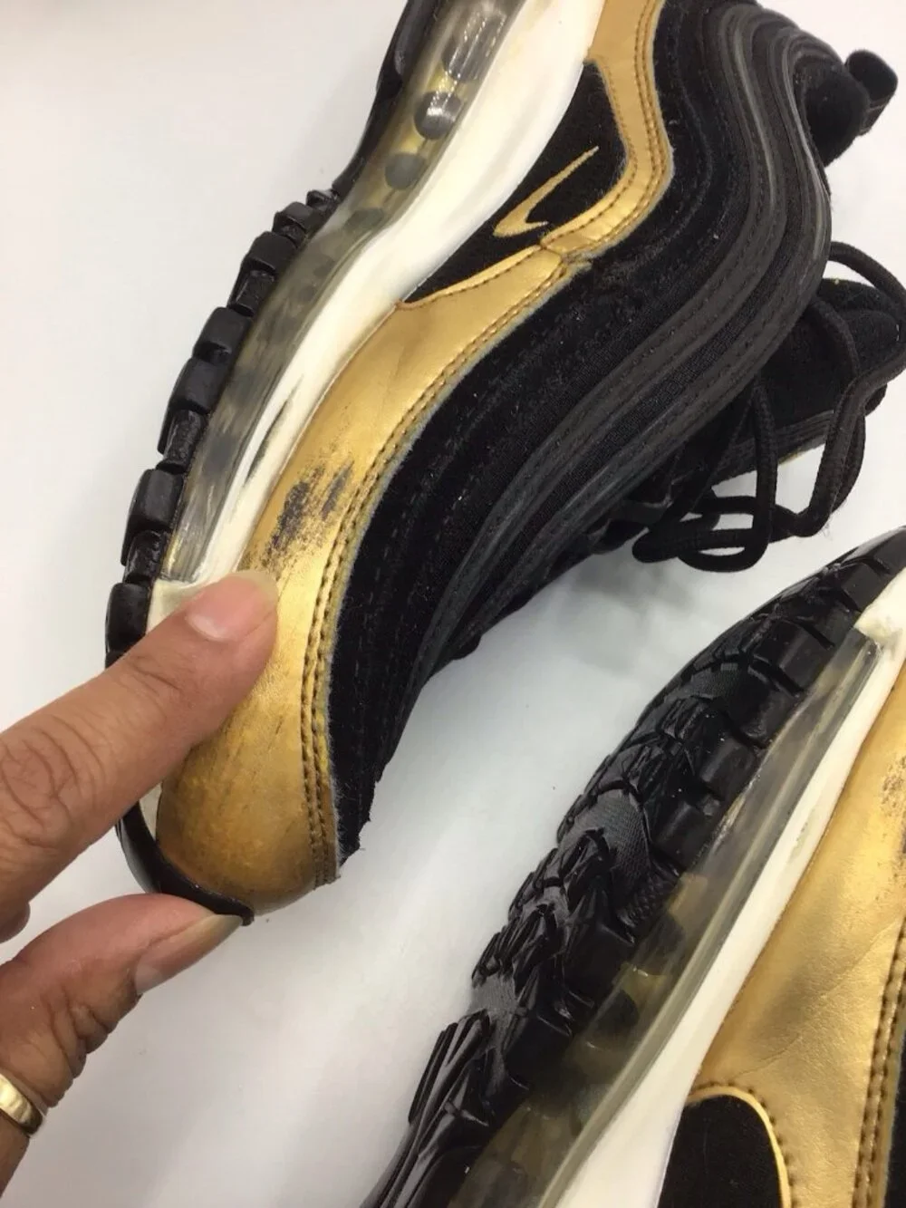 Nike Air Max 97 Shoes Youth Size 5.5Y Black Gold Running Sneakers 921522-014